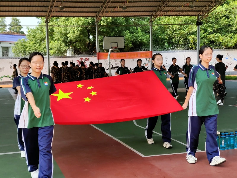 封閉式軍事化學(xué)校,軍事訓(xùn)練學(xué)校