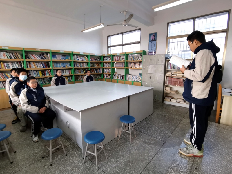 新起點青少年教育專門學(xué)校組織學(xué)員進行讀書分享